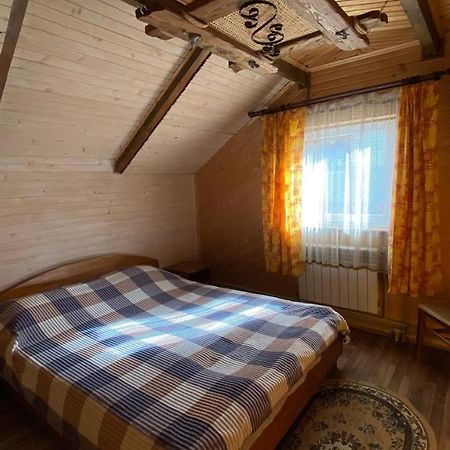 Gostynna Hata Hotel Mykulychyn Buitenkant foto