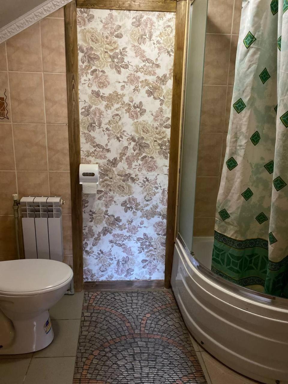 Gostynna Hata Hotel Mykulychyn Buitenkant foto